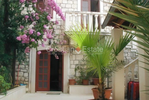 croatia-brac-stone-house-sea-view-coutryard-barbecue-sale(110)