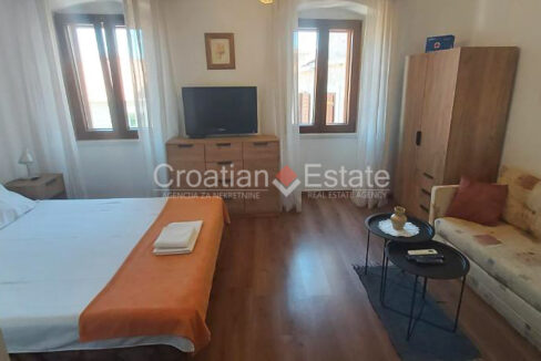 croatia-brac-stone-house-sea-view-coutryard-barbecue-sale(113)