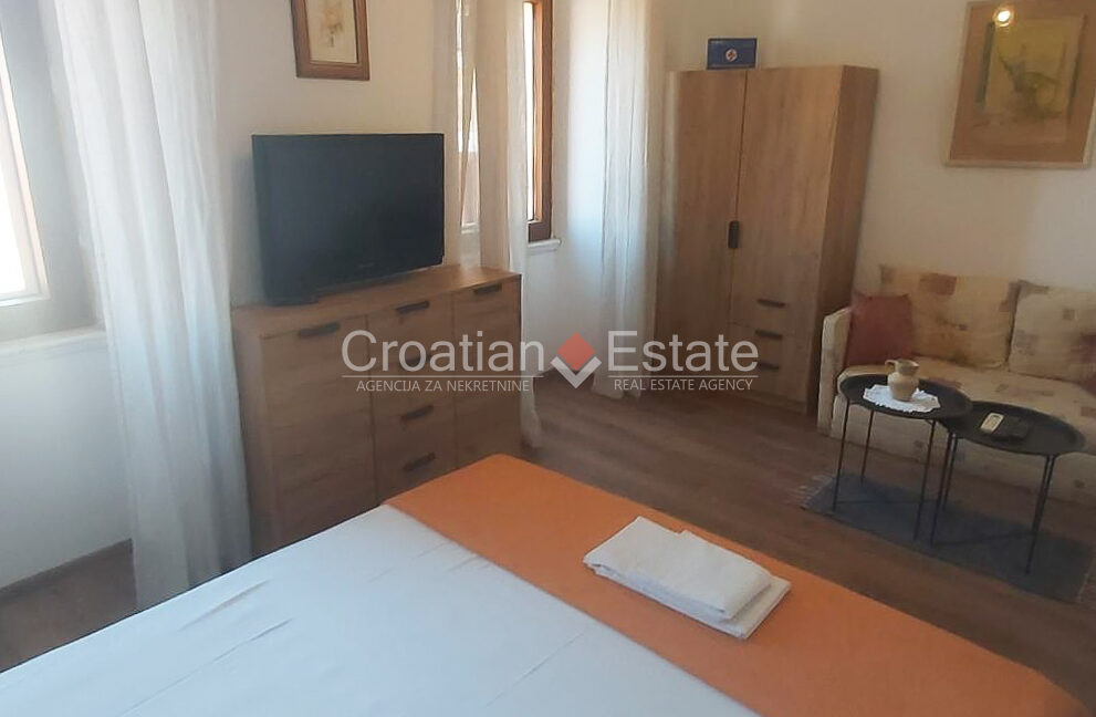 croatia-brac-stone-house-sea-view-coutryard-barbecue-sale(114)
