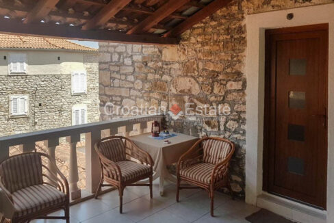 croatia-brac-stone-house-sea-view-coutryard-barbecue-sale(116)