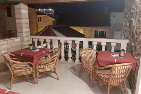 croatia-brac-stone-house-sea-view-coutryard-barbecue-sale(117)