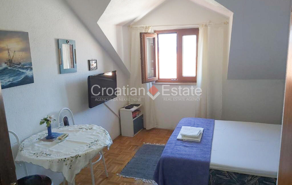 croatia-brac-stone-house-sea-view-coutryard-barbecue-sale(119)