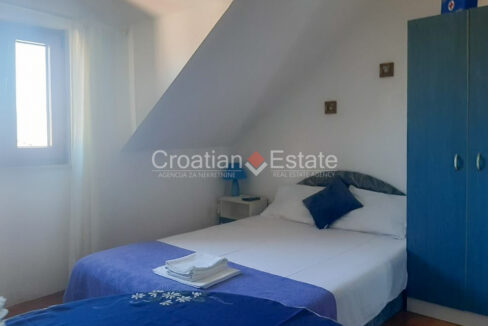 croatia-brac-stone-house-sea-view-coutryard-barbecue-sale(120)