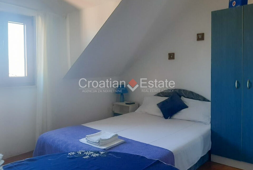 croatia-brac-stone-house-sea-view-coutryard-barbecue-sale(120)