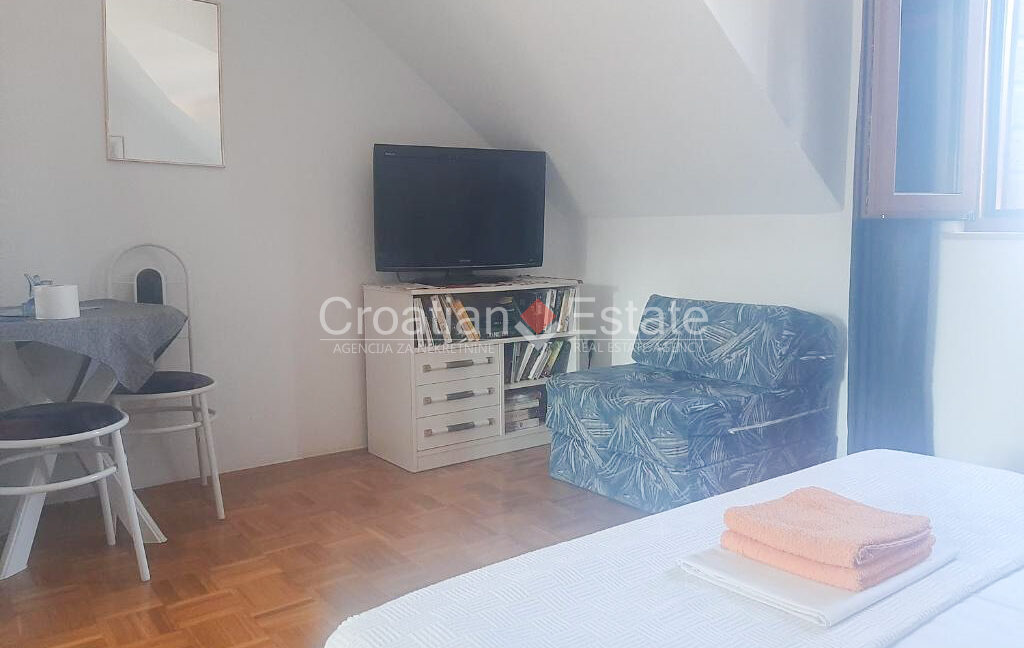 croatia-brac-stone-house-sea-view-coutryard-barbecue-sale(122)