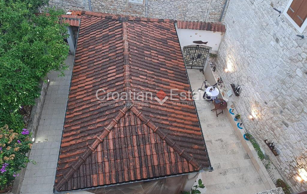 croatia-brac-stone-house-sea-view-coutryard-barbecue-sale(125)