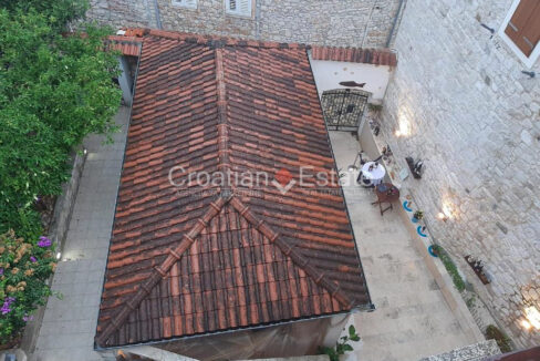 croatia-brac-stone-house-sea-view-coutryard-barbecue-sale(125)