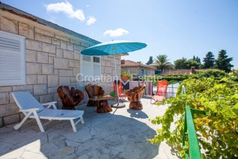 croatia-brac-stone-house-sea-view-sale(105)