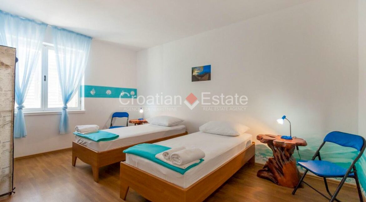 croatia-brac-stone-house-sea-view-sale(108)