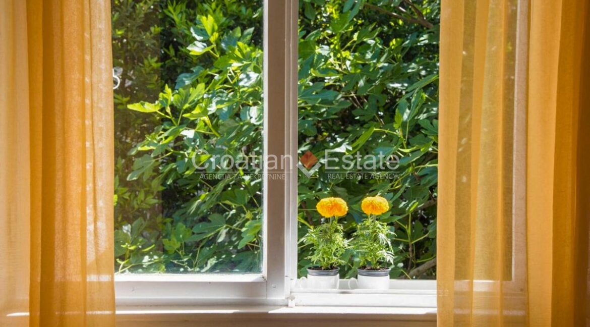 croatia-brac-stone-house-sea-view-sale(117)