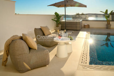 croatia-brac-villa-new-build-sea-view-pool-gym-garage-sale(105)