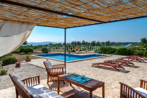 croatia-brac-villa-pool-sea-view-additional-house-gym-sale(119)