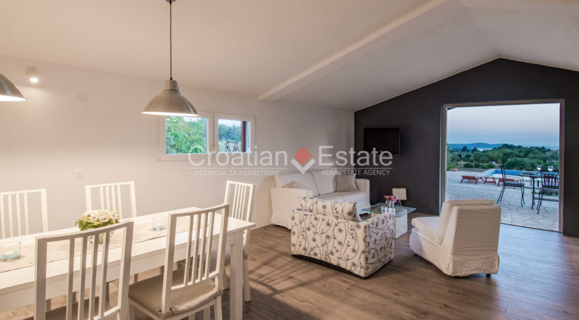 croatia-brac-villa-pool-sea-view-additional-house-gym-sale(128)