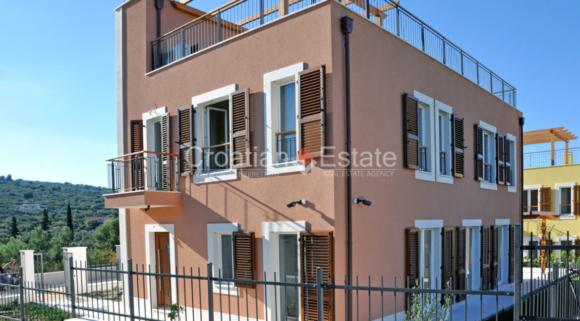 croatia-brac-villa-sea-view-pool-roof-terrace-sale-3(103)