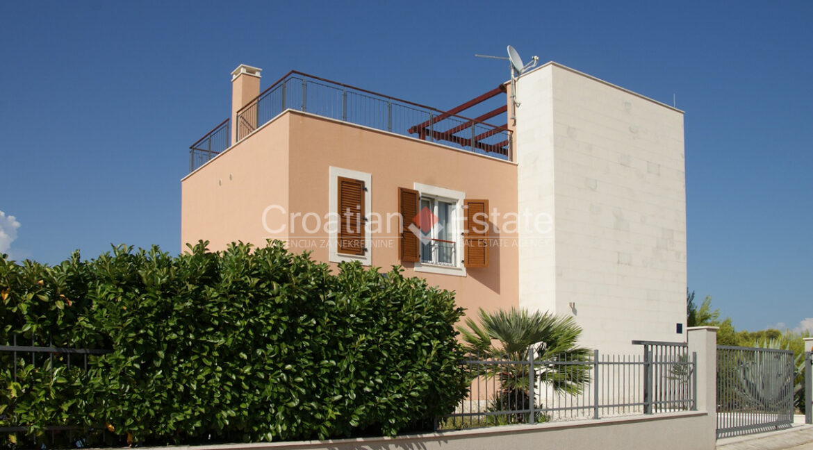 croatia-brac-villa-sea-view-pool-roof-terrace-sale-3(105)