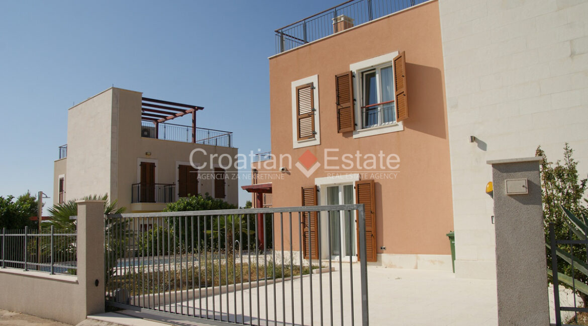 croatia-brac-villa-sea-view-pool-roof-terrace-sale-3(106)