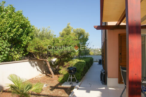 croatia-brac-villa-sea-view-pool-roof-terrace-sale-3(110)