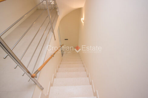 croatia-brac-villa-sea-view-pool-roof-terrace-sale-3(120)
