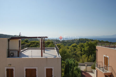 croatia-brac-villa-sea-view-pool-roof-terrace-sale-3(135)