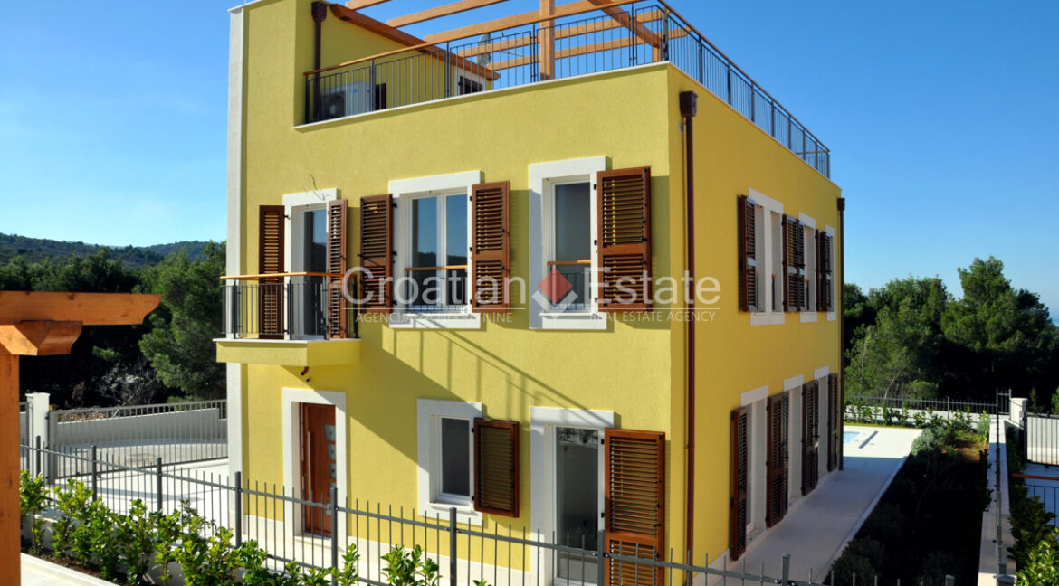 croatia-brac-villa-sea-view-pool-roof-terrace-sale(102)