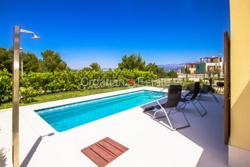croatia-brac-villa-sea-view-pool-roof-terrace-sale(108)