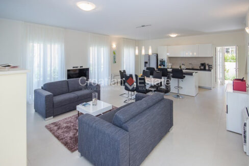 croatia-brac-villa-sea-view-pool-roof-terrace-sale(113)