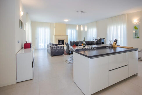 croatia-brac-villa-sea-view-pool-roof-terrace-sale(116)