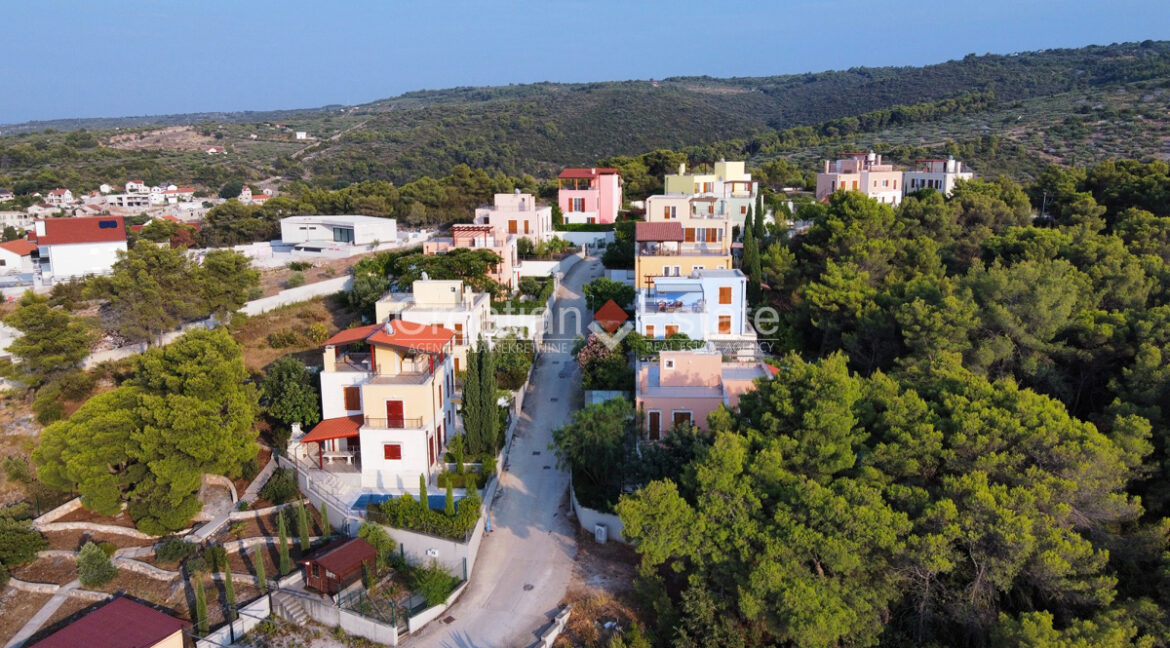 croatia-brac-villa-sea-view-pool-roof-terrace-sale(128)
