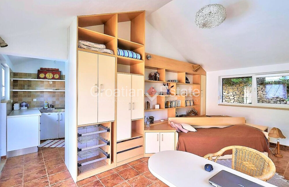 croatia-brac-villa-sea-view-pool-sale(106)