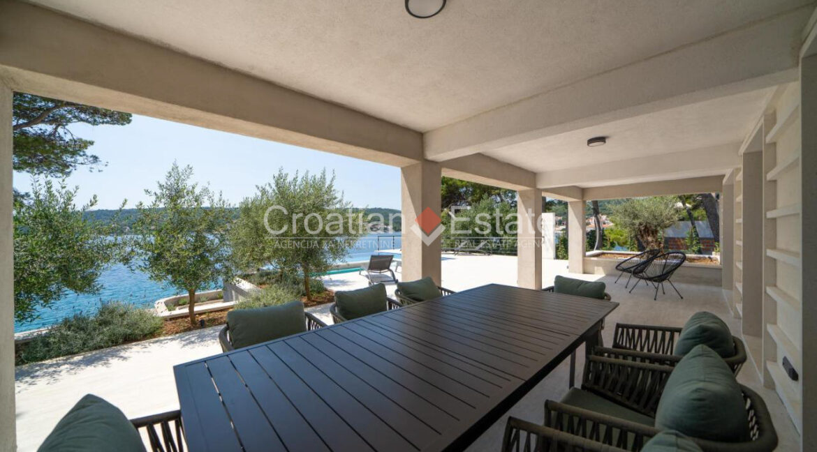 croatia-brac-villa-seafront-infinity-pool-sale(105)