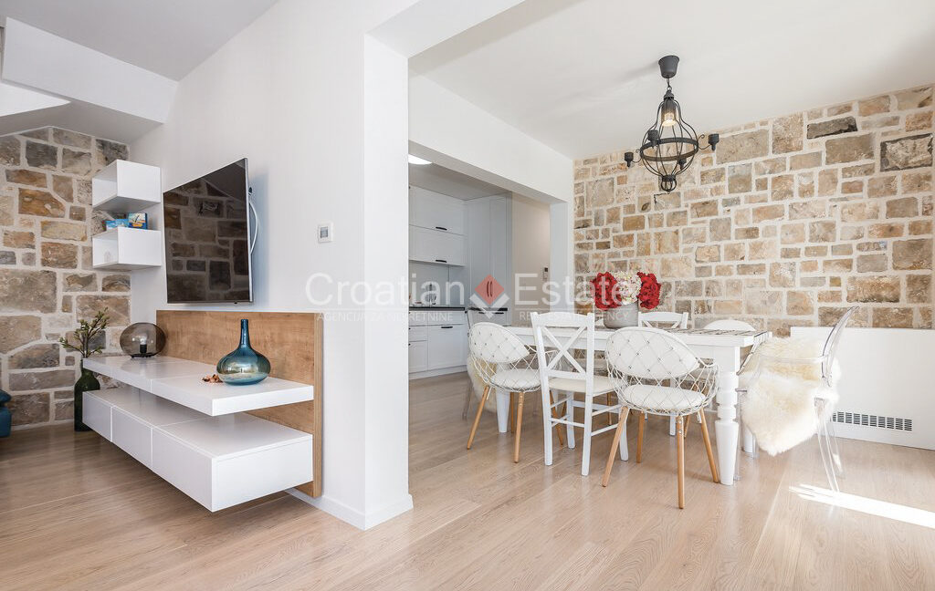 croatia-brac-villa-seafront-pool-parking-sale(111)