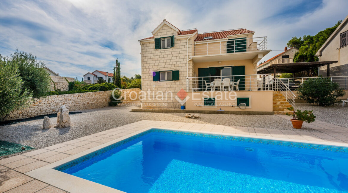 croatia-brac-villa-seafront-sea-view-pool-sale(103)
