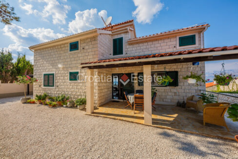 croatia-brac-villa-seafront-sea-view-pool-sale(104)