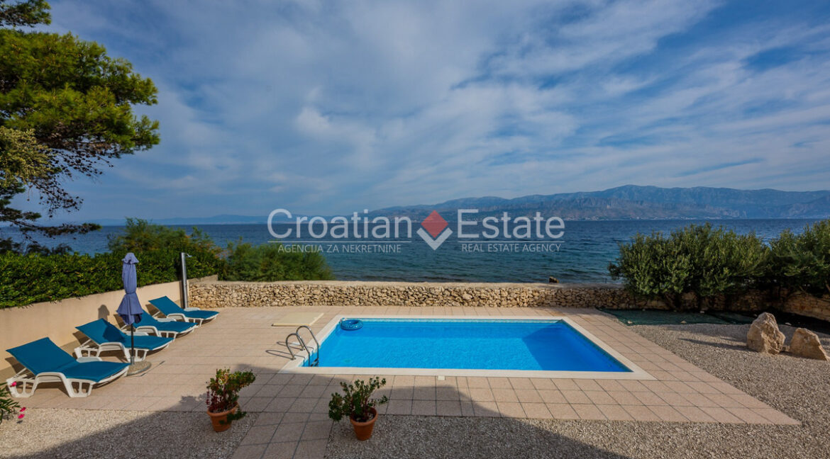 croatia-brac-villa-seafront-sea-view-pool-sale(106)
