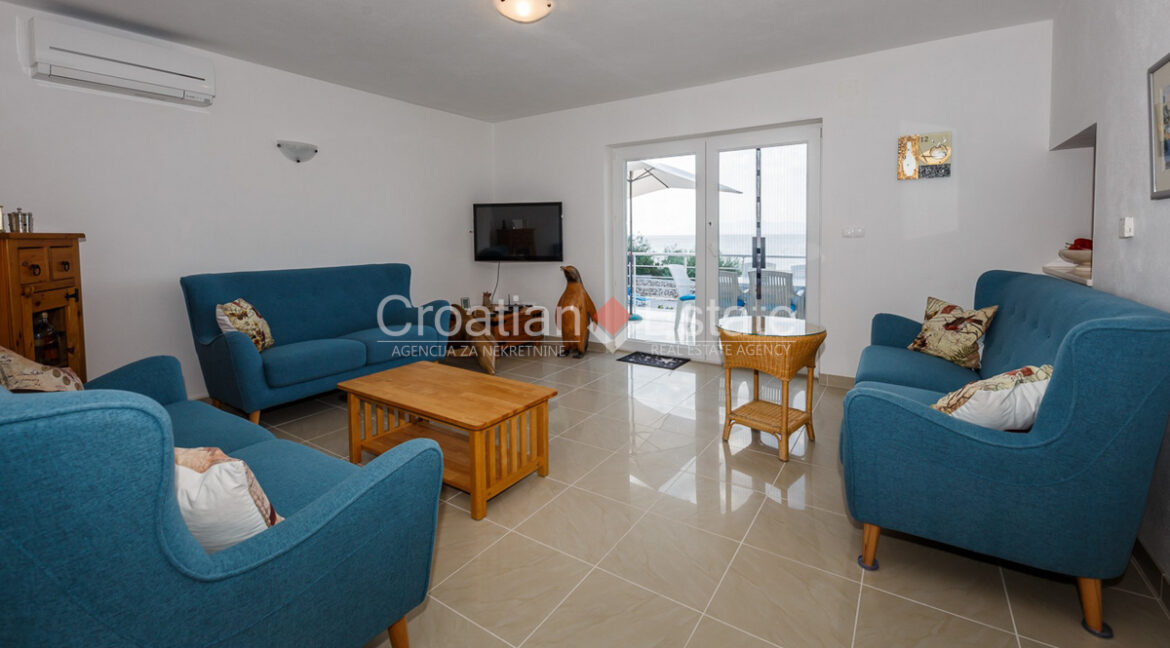 croatia-brac-villa-seafront-sea-view-pool-sale(107)