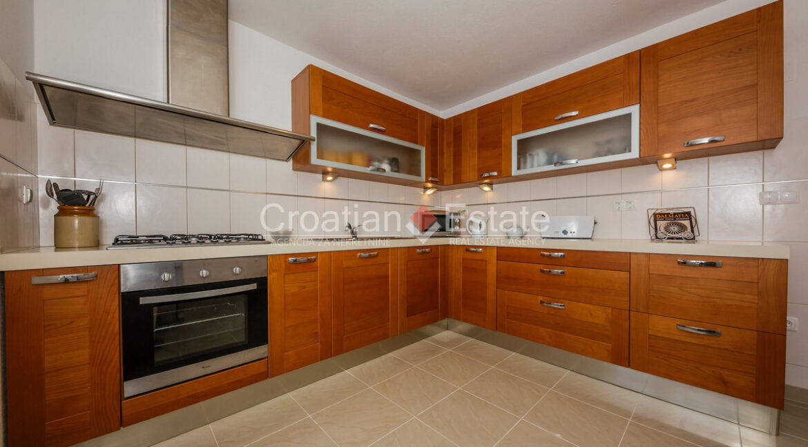 croatia-brac-villa-seafront-sea-view-pool-sale(108)