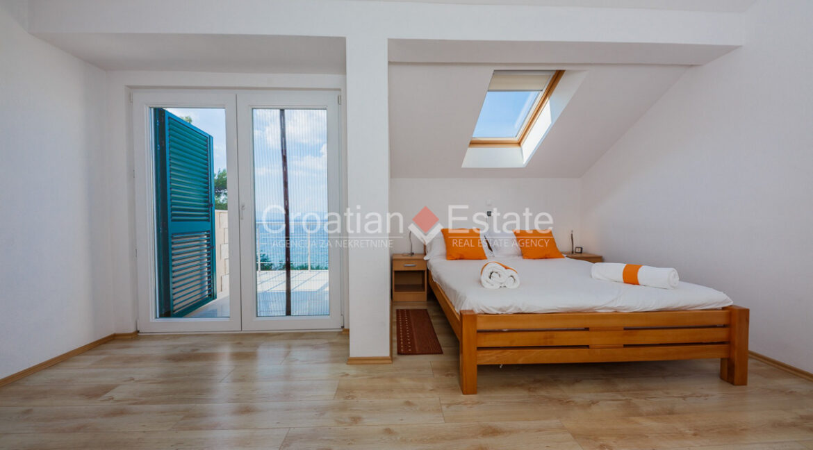 croatia-brac-villa-seafront-sea-view-pool-sale(109)