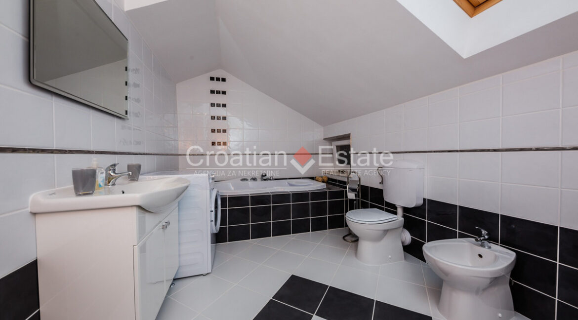 croatia-brac-villa-seafront-sea-view-pool-sale(111)