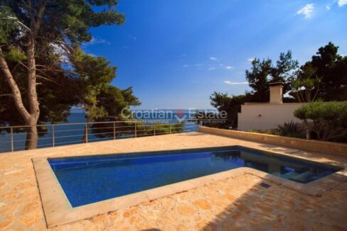 croatia-brac-villa-seafront-sea-view-pool-sale(116)