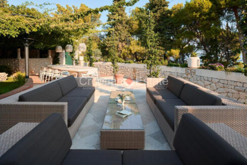 croatia-brac-villa-stone-seafront-various-amenities-sale(107)
