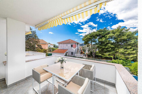 croatia-ciovo-apartment-house-sea-view-pool-sale(108)