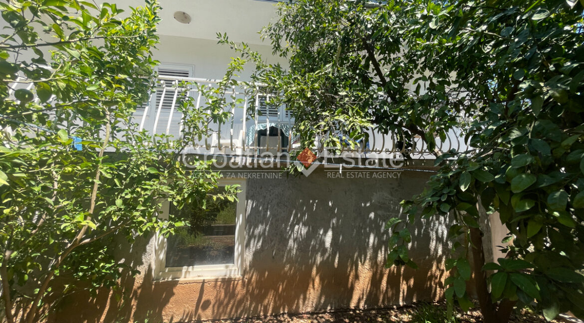 croatia-ciovo-house-garden-sale(109)