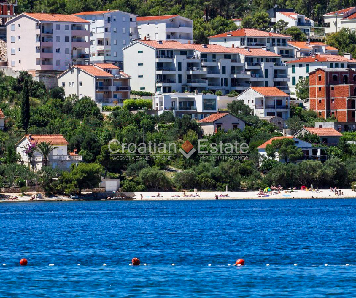 Ciovo Island House With Five Apartments And Sea View Near Sea For 
