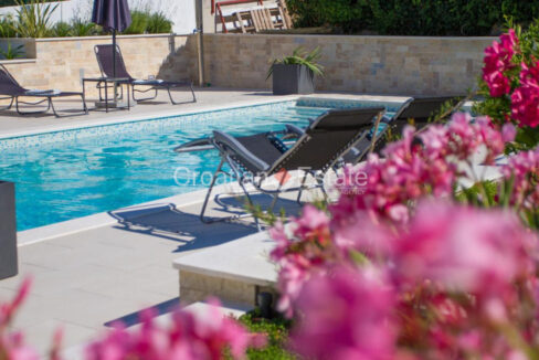 croatia-ciovo-house-seafront-pool-sale(103)