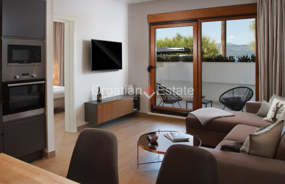 croatia-ciovo-house-seafront-pool-sale(104)
