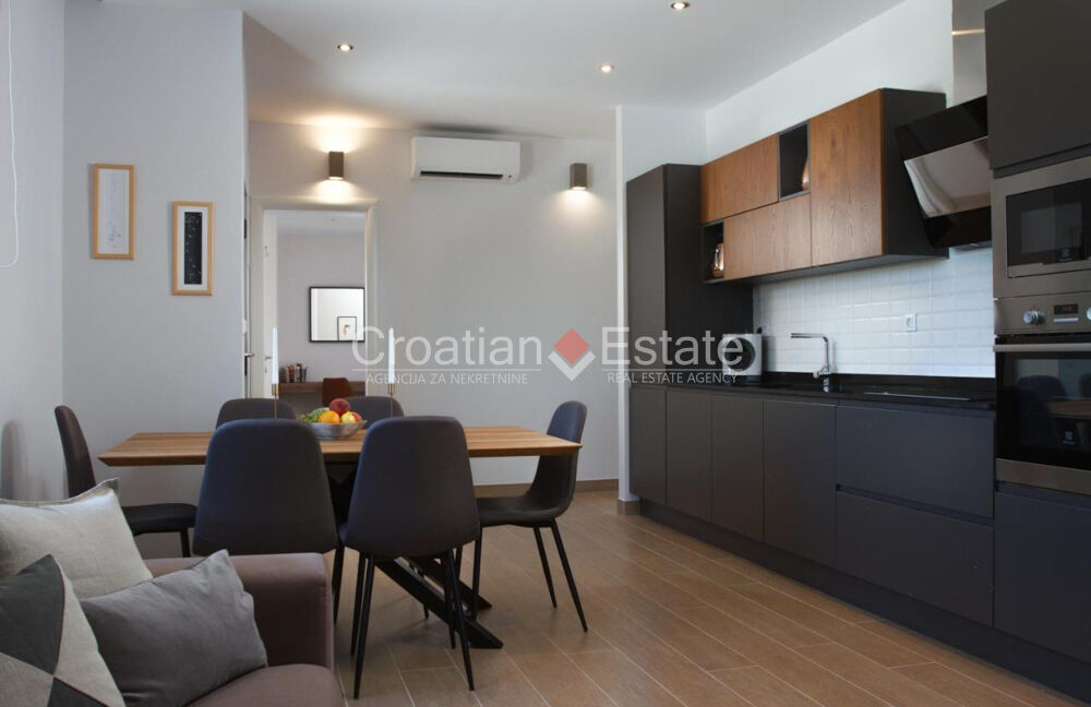 croatia-ciovo-house-seafront-pool-sale(105)