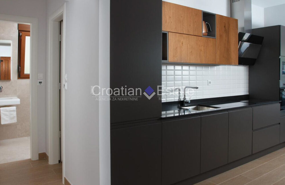 croatia-ciovo-house-seafront-pool-sale(106)