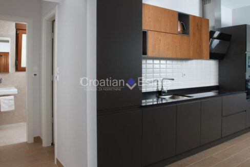 croatia-ciovo-house-seafront-pool-sale(106)