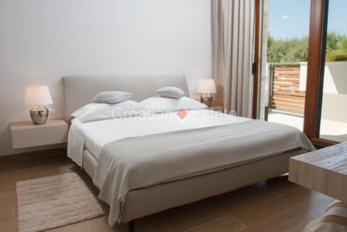 croatia-ciovo-house-seafront-pool-sale(108)