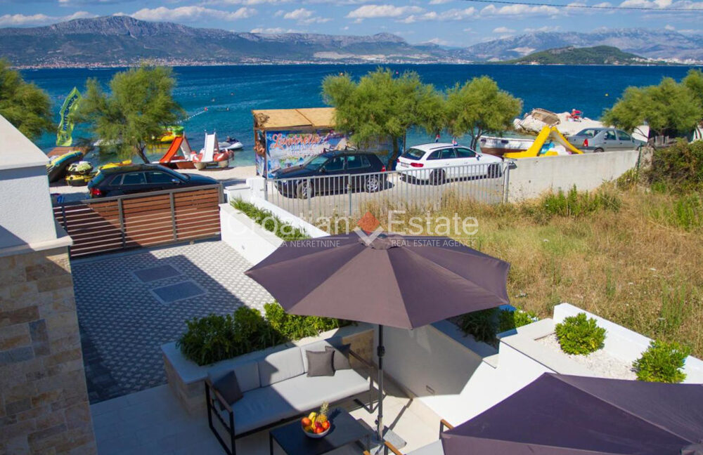 croatia-ciovo-house-seafront-pool-sale(117)
